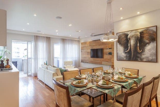 Apartamento neutro, mas com muito estilo.